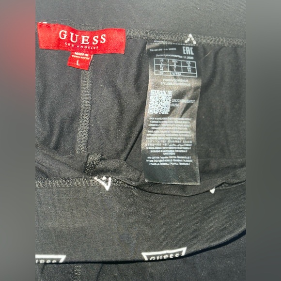 GUESS shorts - Picture 3 of 9